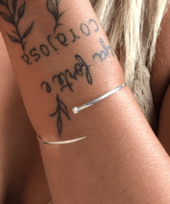 bracelete prego prata 925 em modelo