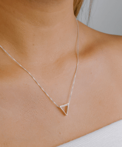Colar Triângulo 3D