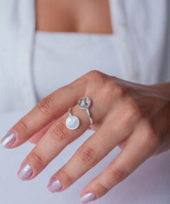 Anel Madrepérola e Abalone de prata 925 em modelo