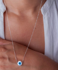 Alternative view of Escapulário Olho Grego e Coração