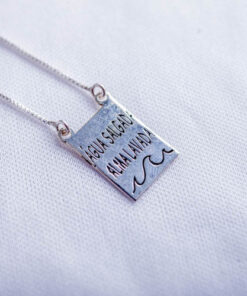 Escapulário Onda- Água Salgada – Alma Lavada de prata 925 em tecido branco