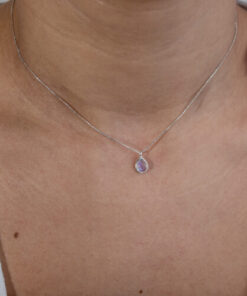 Modelo Feminina usando Choker Pedra da Lua Oval em prata 925